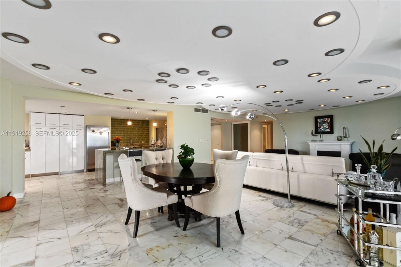 1800 NE 114th St, Unit 1903, Miami, FL 33181 Photo