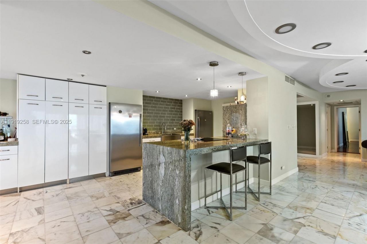 1800 NE 114th St, Unit 1903, Miami, FL 33181 Photo