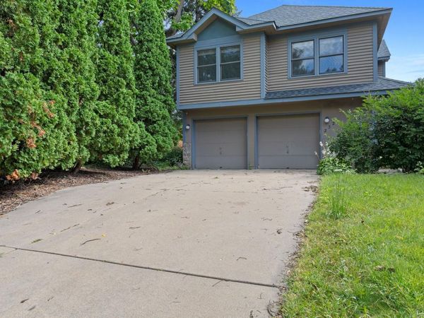 2321 Pillsbury Avenue S, Minneapolis, MN 55404