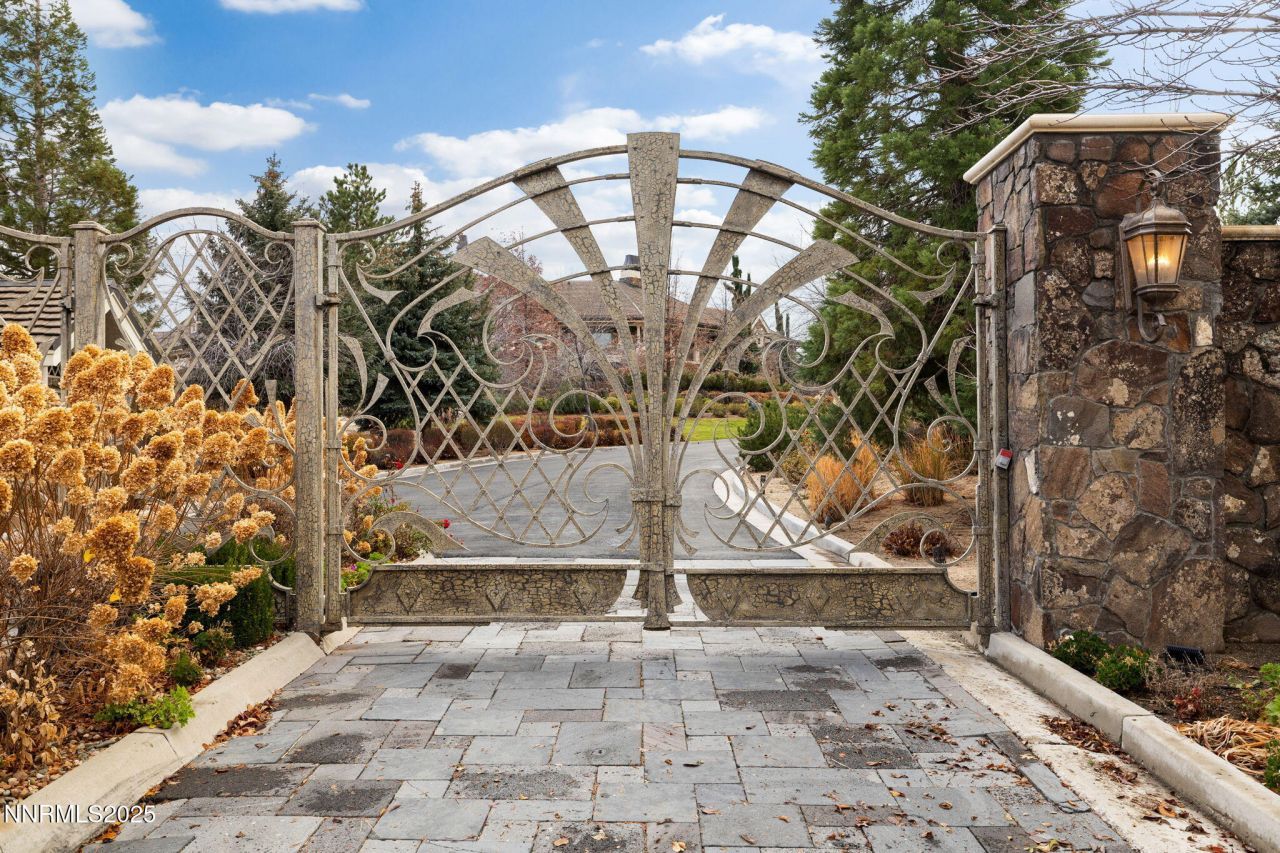 2490 Manzanita Lane, Reno, NV 89509 Photo