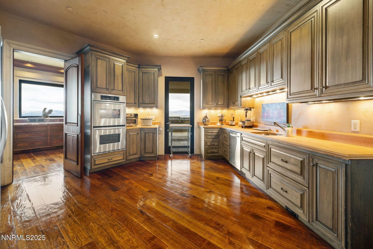 2490 Manzanita Lane, Reno, NV 89509 Photo