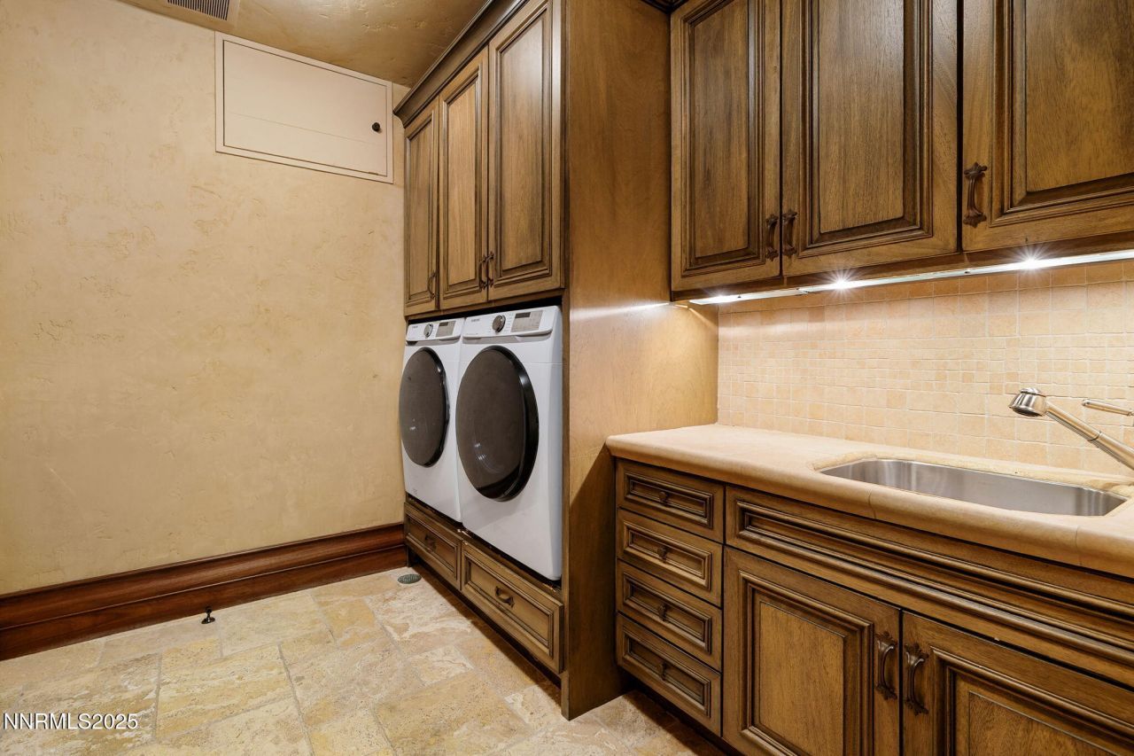 2490 Manzanita Lane, Reno, NV 89509 Photo