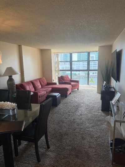 600 Parkview Dr, Unit 826, Hallandale Beach, FL 33009 Photo