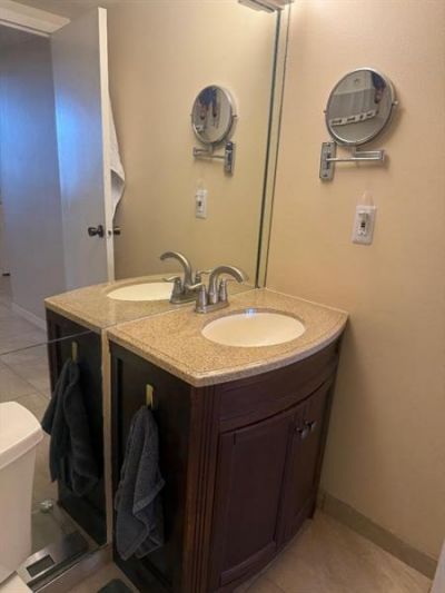 600 Parkview Dr, Unit 826, Hallandale Beach, FL 33009 Photo