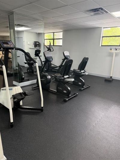 600 Parkview Dr, Unit 826, Hallandale Beach, FL 33009 Photo