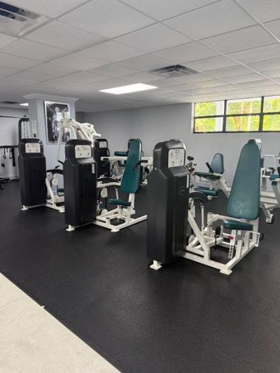 600 Parkview Dr, Unit 826, Hallandale Beach, FL 33009 Photo