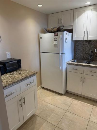 600 Parkview Dr, Unit 826, Hallandale Beach, FL 33009 Photo