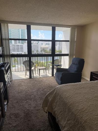 600 Parkview Dr, Unit 826, Hallandale Beach, FL 33009 Photo