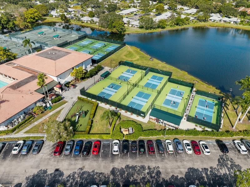 842 Club Dr, Unit 842, Palm Beach Gardens, FL 33418 Photo