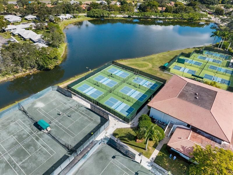 842 Club Dr, Unit 842, Palm Beach Gardens, FL 33418 Photo