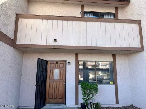 5241 Janfred Court , Unit 18, Las Vegas, NV 89103