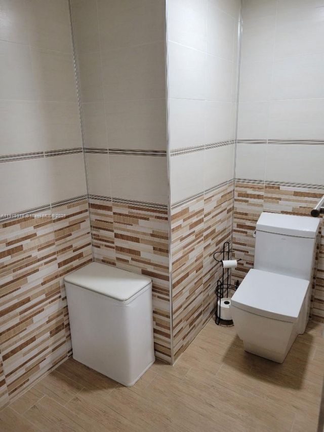 1833 S Ocean Dr, Unit 307, Hallandale Beach, FL 33009 Photo