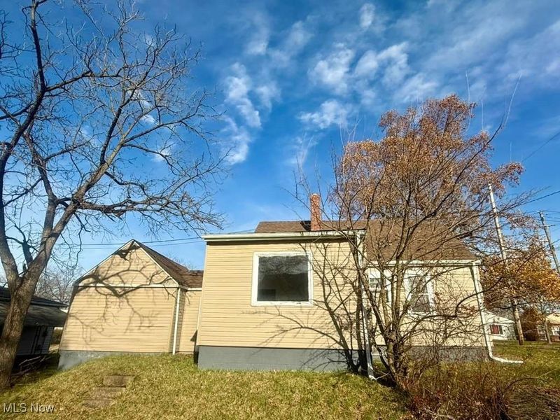 17208 Lipton Avenue, Cleveland, OH 44128 Photo 4