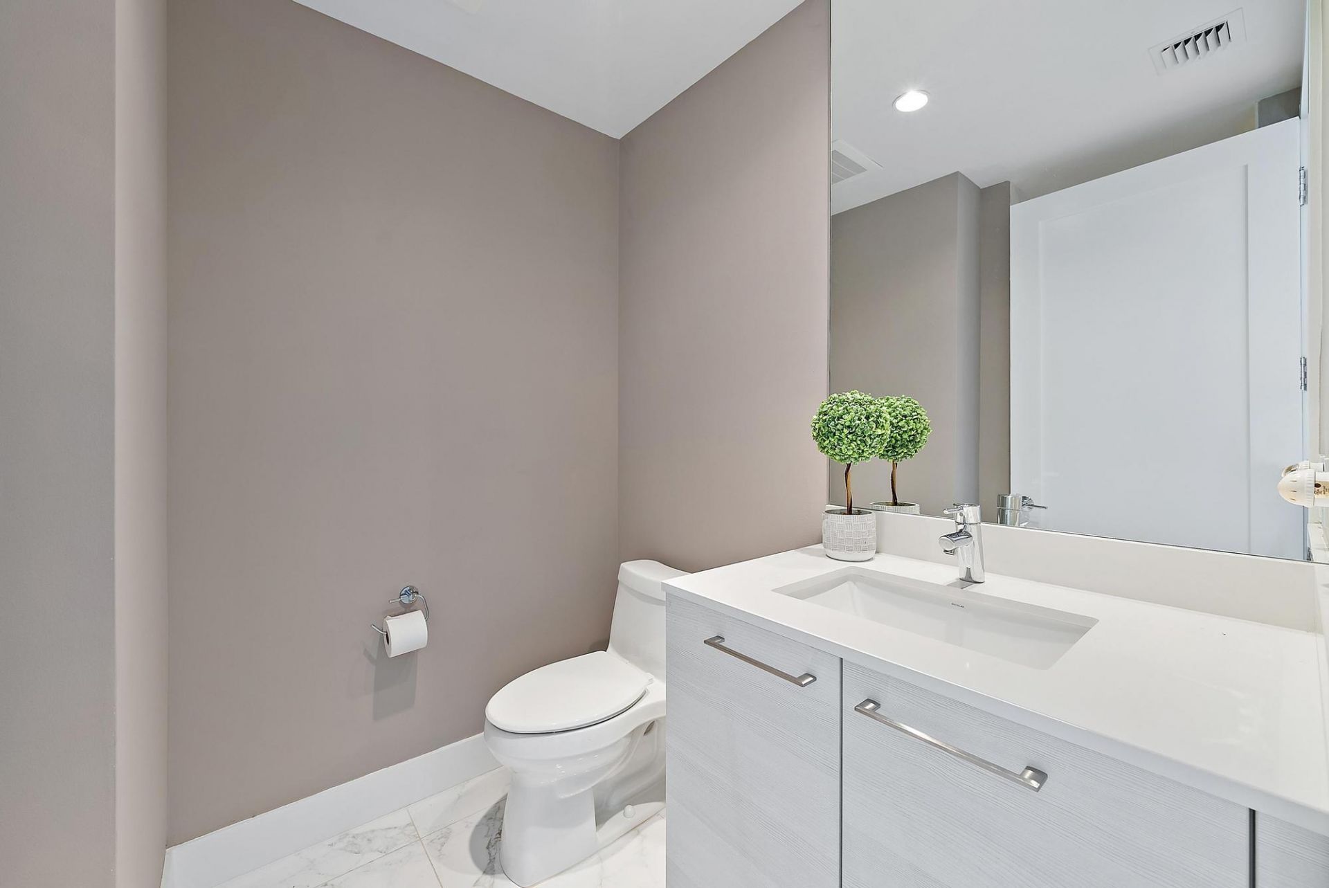 1 Water Club Way, Unit 1604, North Palm Beach, FL 33408 Photo