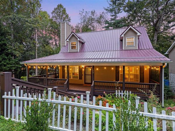 28 Grove Garden Avenue, Candler, NC 28715