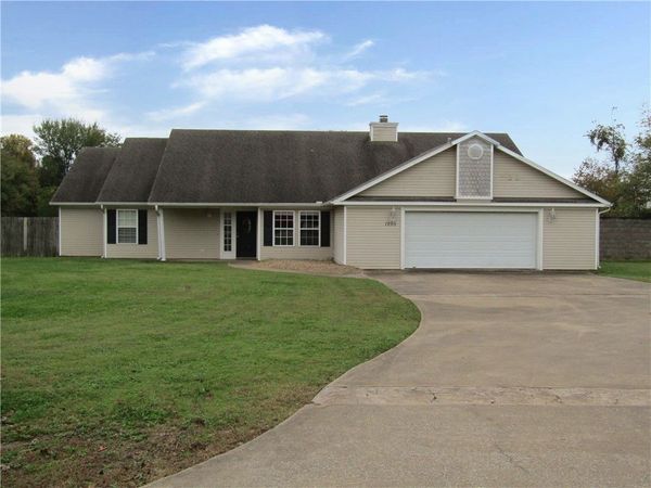 1295 Sunbridge Lane, Rogers, AR 72758