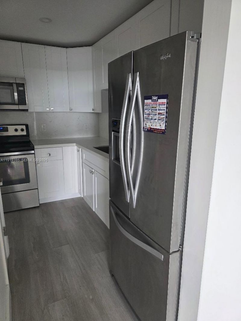 5050 NW 7th St, Unit 504, Miami, FL 33126 Photo