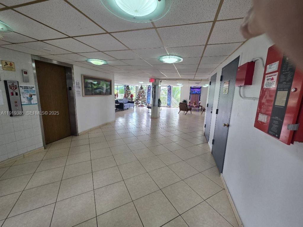 5050 NW 7th St, Unit 504, Miami, FL 33126 Photo