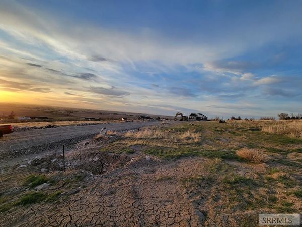 5900 N Enos dr, IDAHO FALLS, ID 83401