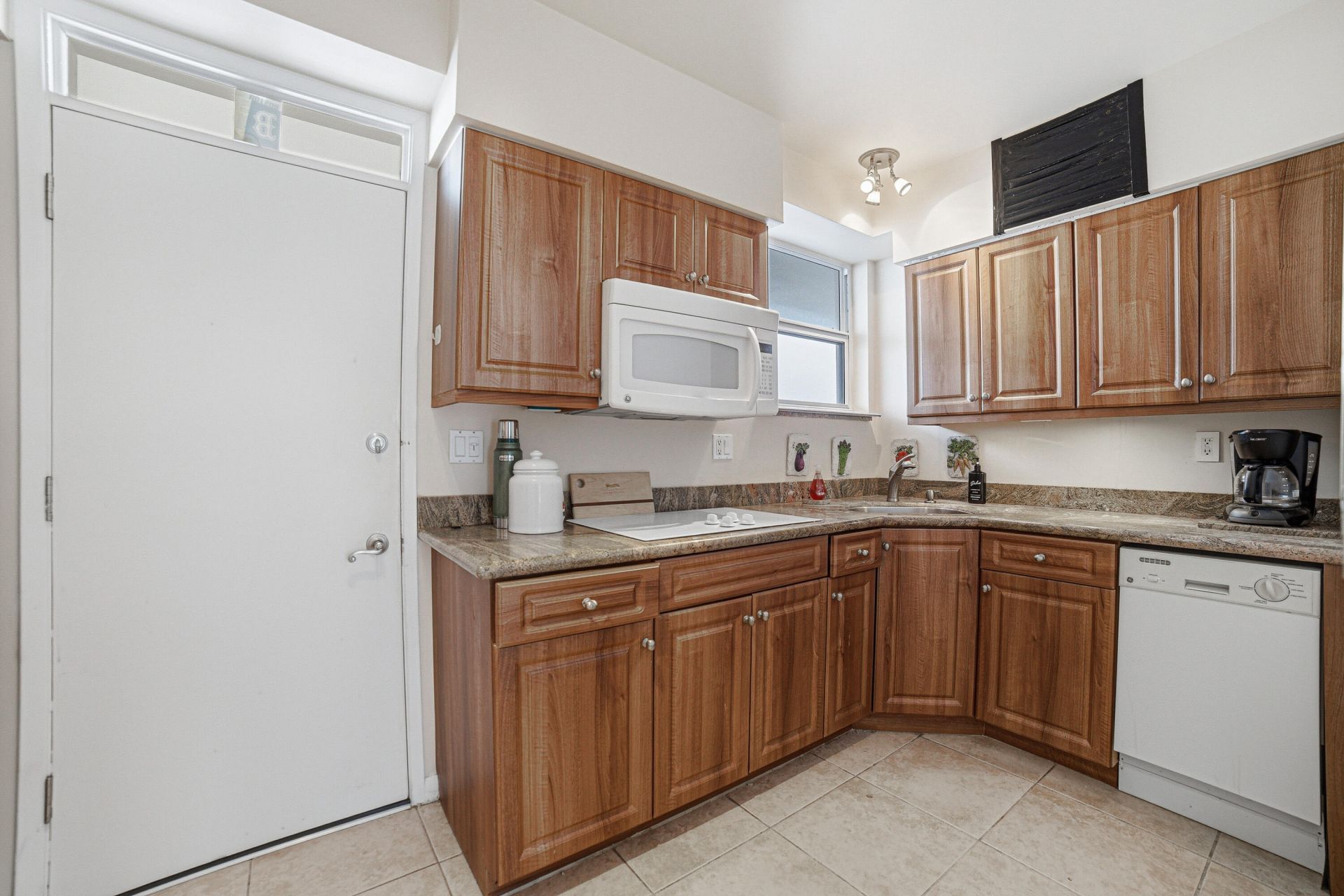 1920 S Ocean Drive, Unit 304, Fort Lauderdale, FL 33316 Photo