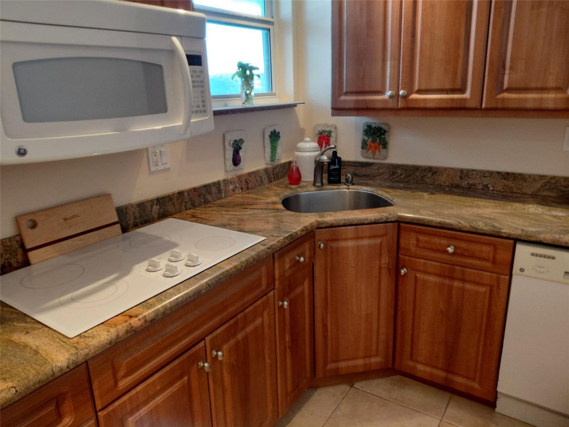 1920 S Ocean Drive, Unit 304, Fort Lauderdale, FL 33316 Photo