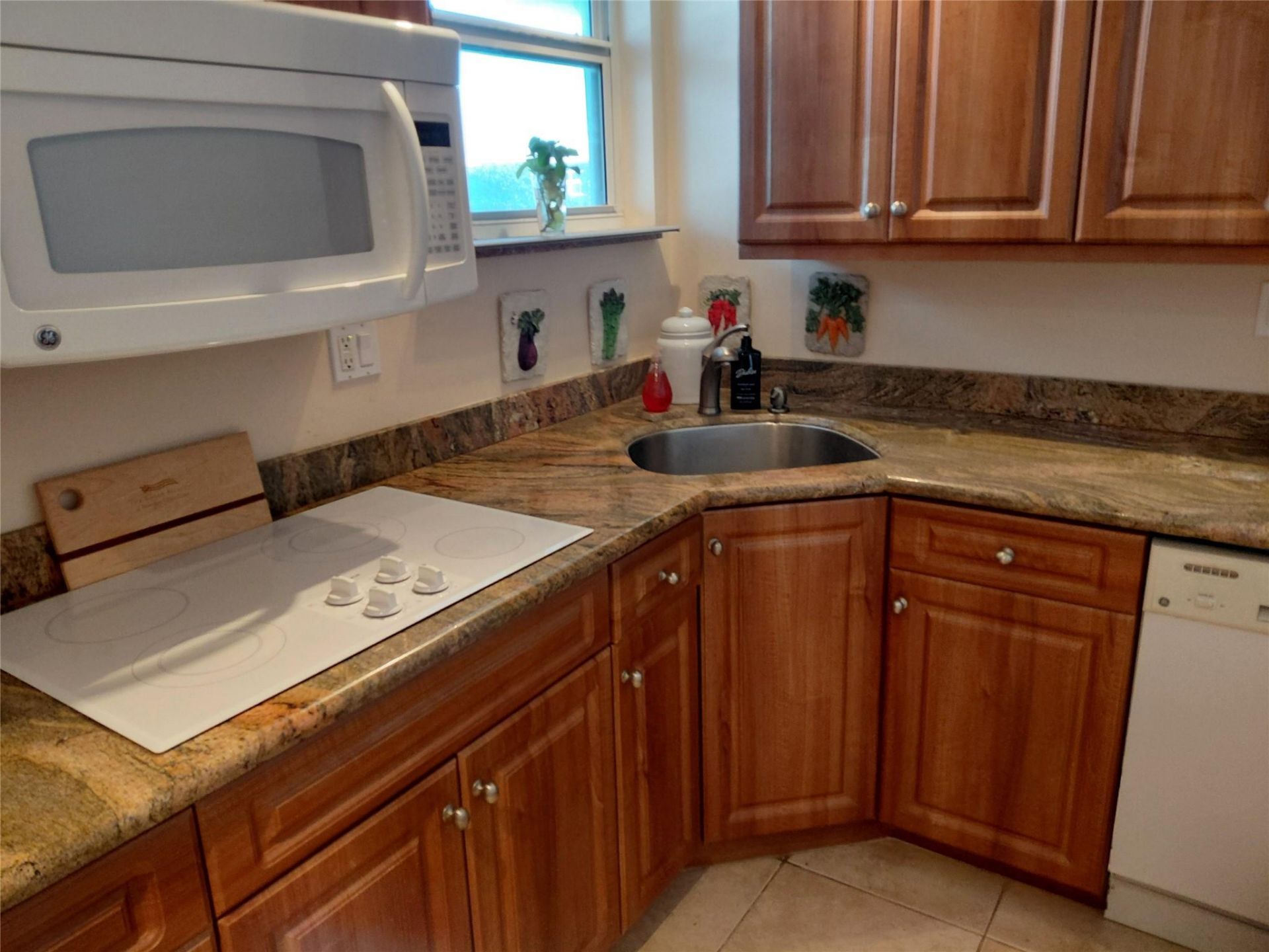 1920 S Ocean Drive, Unit 304, Fort Lauderdale, FL 33316 Photo