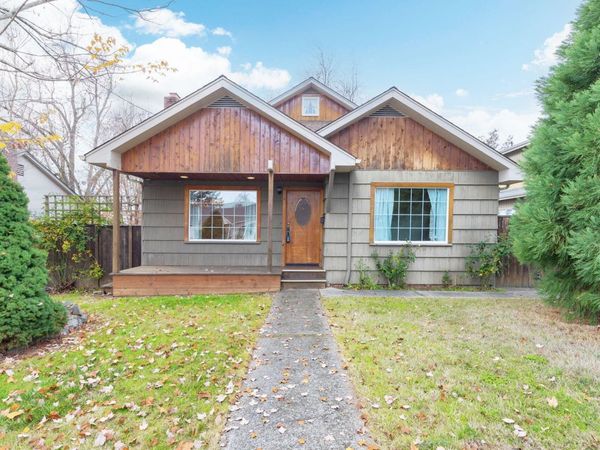 418 NE 11th Street, Grants Pass, OR 97526