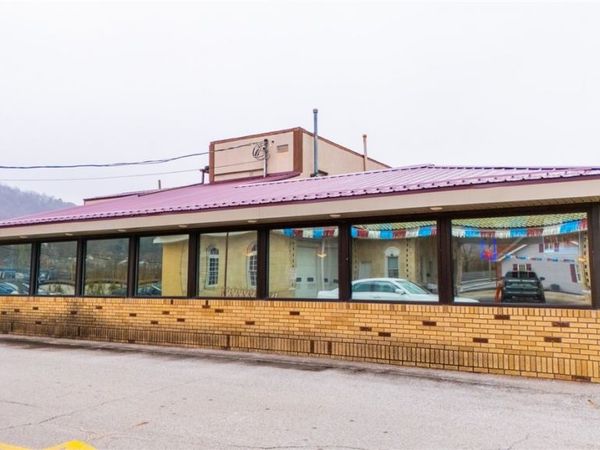 881 National Road, Bridgeport, OH 43912