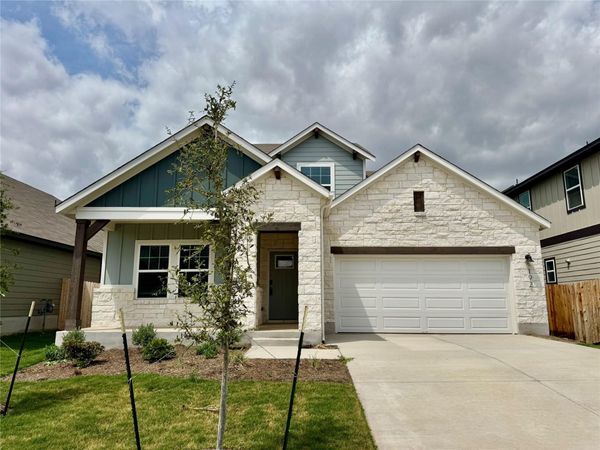 192 Coopers Hawk CRES, Cedar Creek, TX 78612