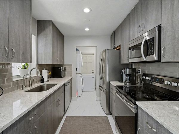 6310 Adams St, Hollywood, FL 33023