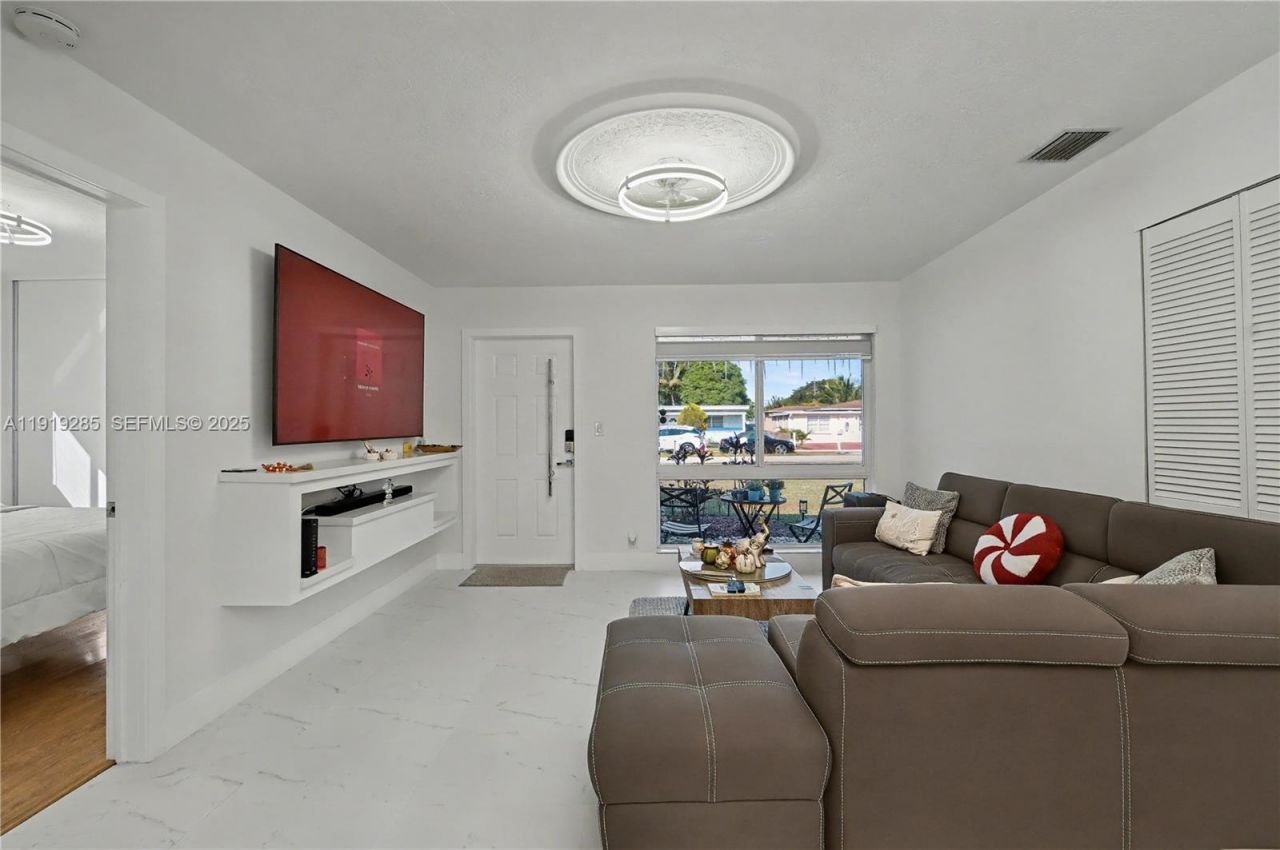 6310 Adams St, Hollywood, FL 33023 Photo