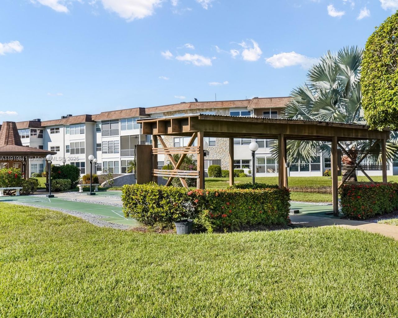 4705 NW 35th St, Unit 616, Lauderdale Lakes, FL 33319 Photo