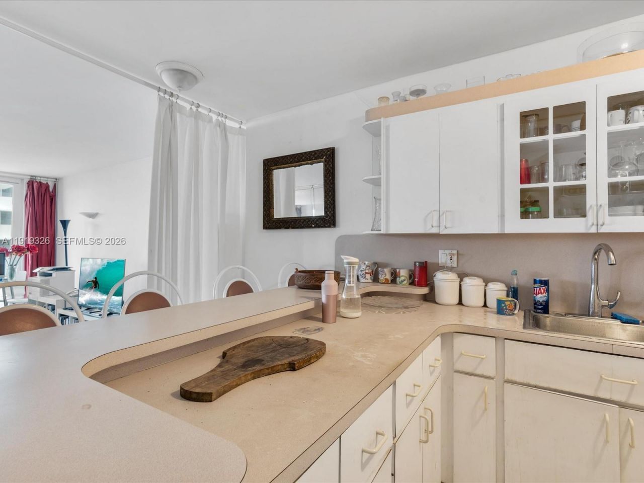 100 Lincoln Rd, Unit 423, Miami Beach, FL 33139 Photo