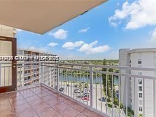 2025 NE 164th St, Unit 904, North Miami Beach, FL 33162