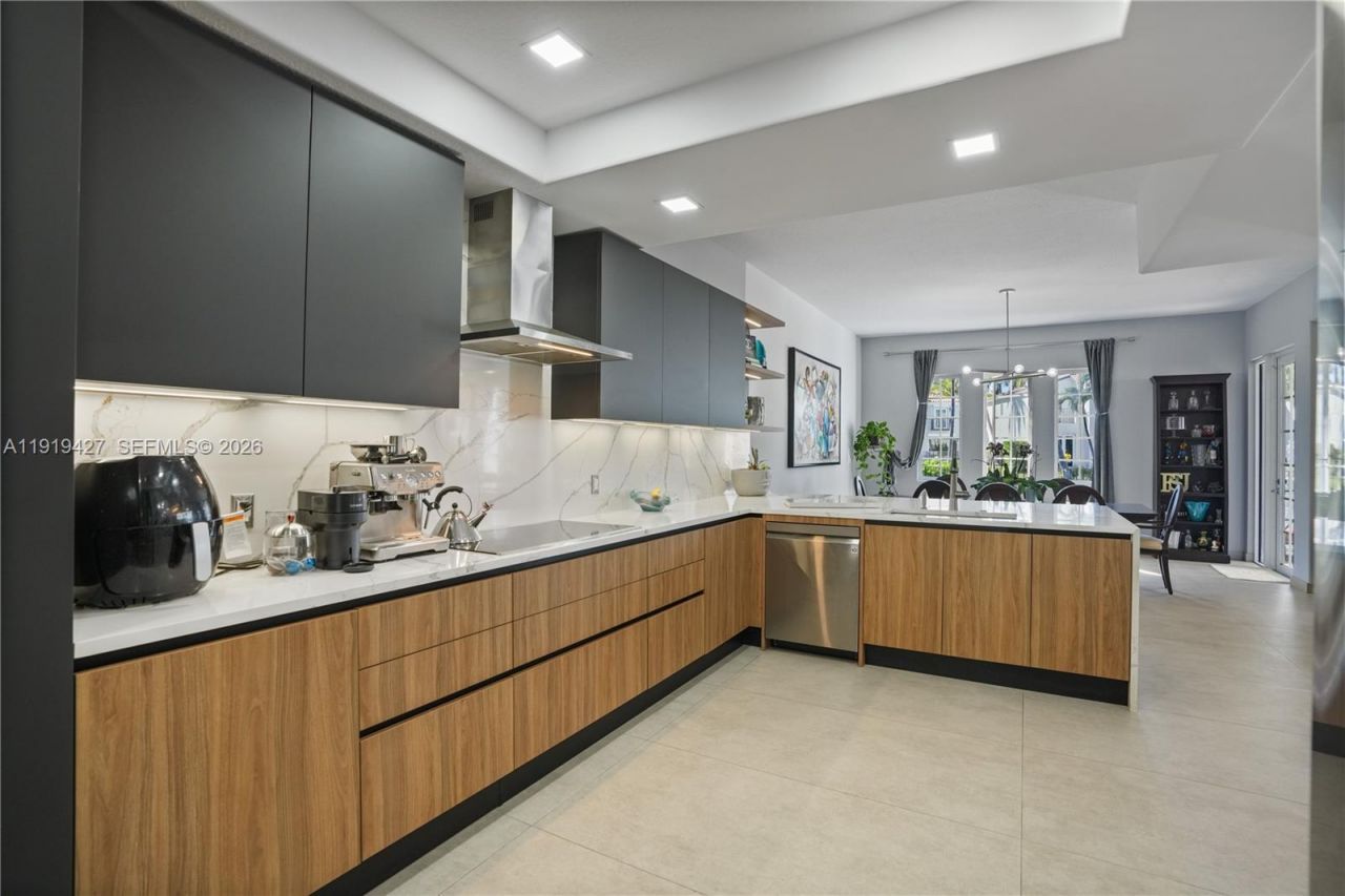 20740 NE 32nd Pl, Aventura, FL 33180 Photo