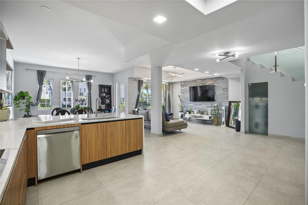 20740 NE 32nd Pl, Aventura, FL 33180 Photo