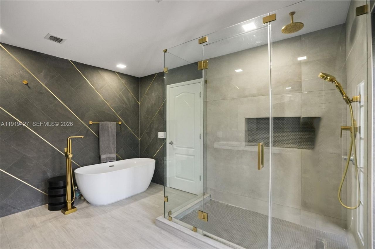 20740 NE 32nd Pl, Aventura, FL 33180 Photo