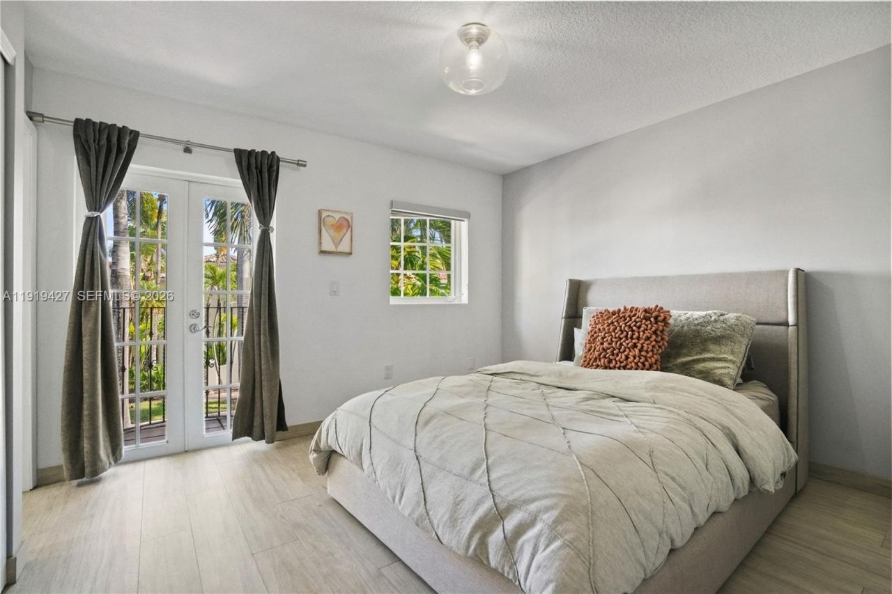 20740 NE 32nd Pl, Aventura, FL 33180 Photo