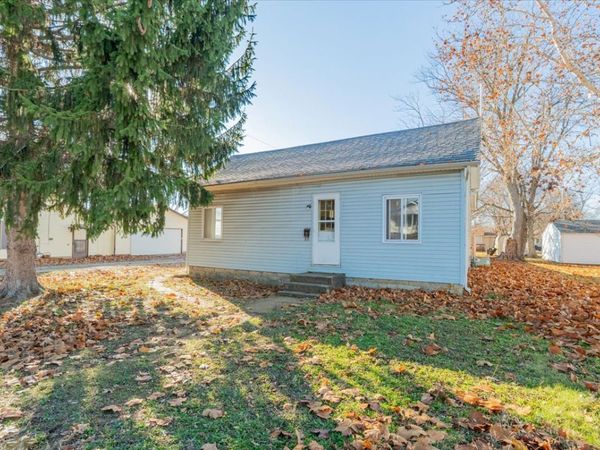 713 N George Street, Clinton, IL 61727