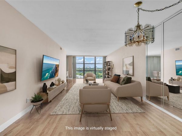 1000 Parkview Drive, Unit 925, Hallandale Beach, FL 33009