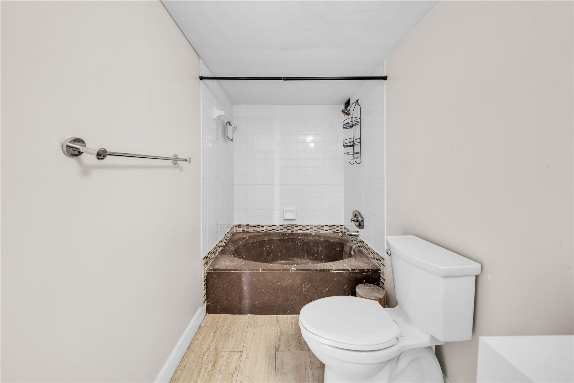 1000 Parkview Drive, Unit 925, Hallandale Beach, FL 33009 Photo