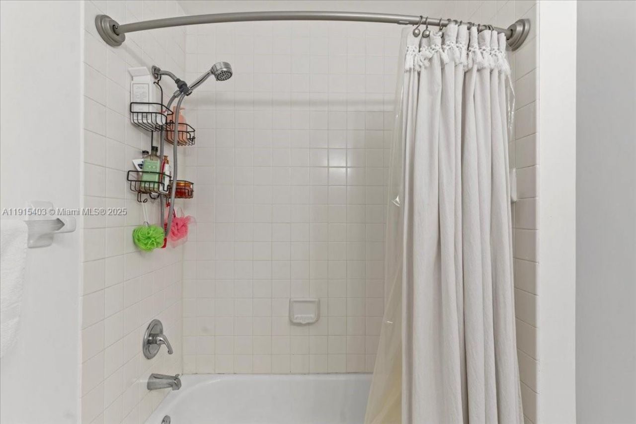 10014 Hammocks Blvd, Unit 204-4, Miami, FL 33196 Photo