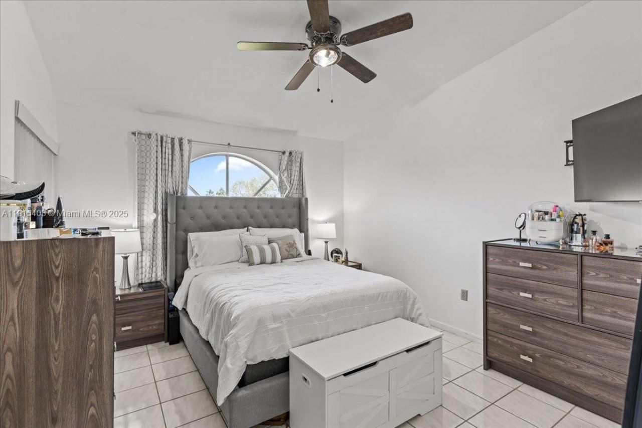 10014 Hammocks Blvd, Unit 204-4, Miami, FL 33196 Photo