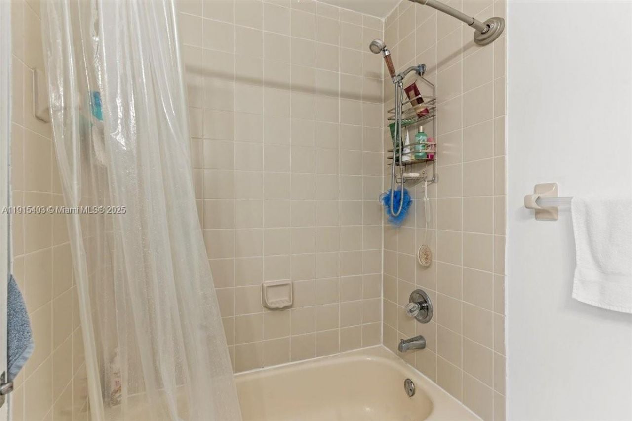 10014 Hammocks Blvd, Unit 204-4, Miami, FL 33196 Photo