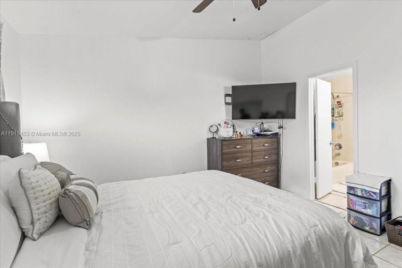 10014 Hammocks Blvd, Unit 204-4, Miami, FL 33196 Photo