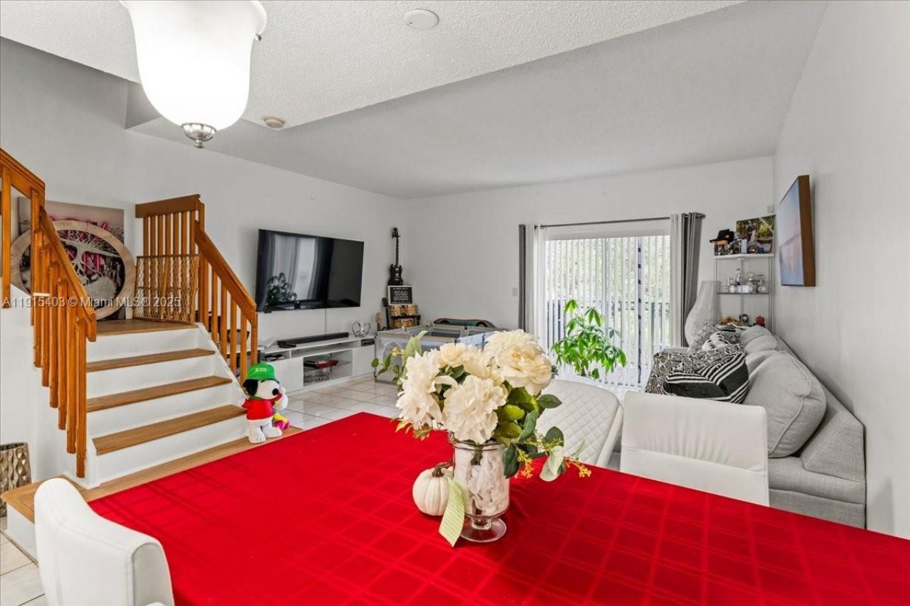 10014 Hammocks Blvd, Unit 204-4, Miami, FL 33196 Photo