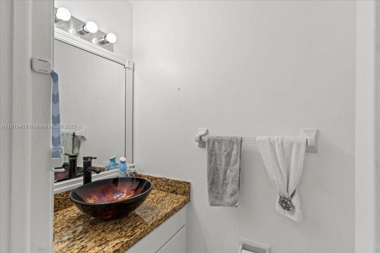 10014 Hammocks Blvd, Unit 204-4, Miami, FL 33196 Photo