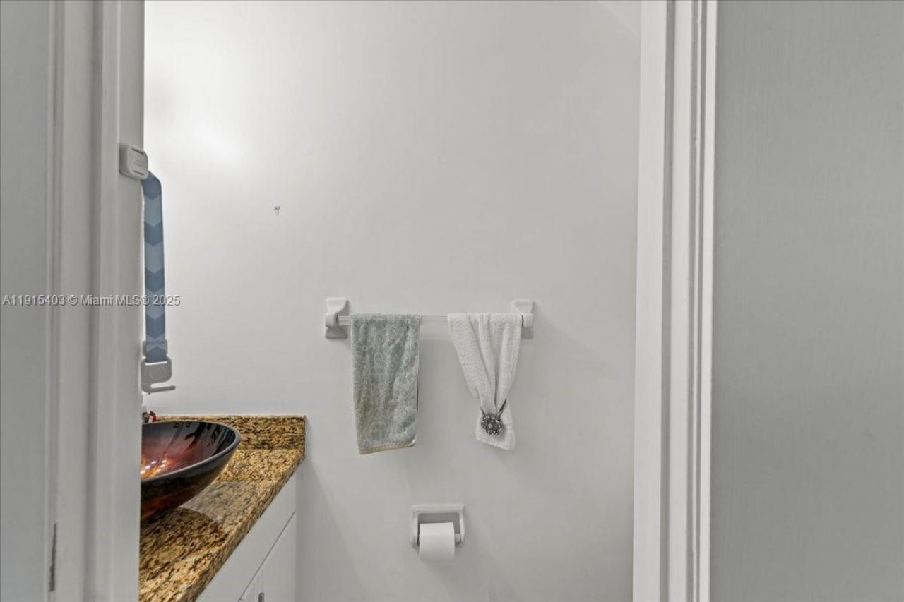 10014 Hammocks Blvd, Unit 204-4, Miami, FL 33196 Photo