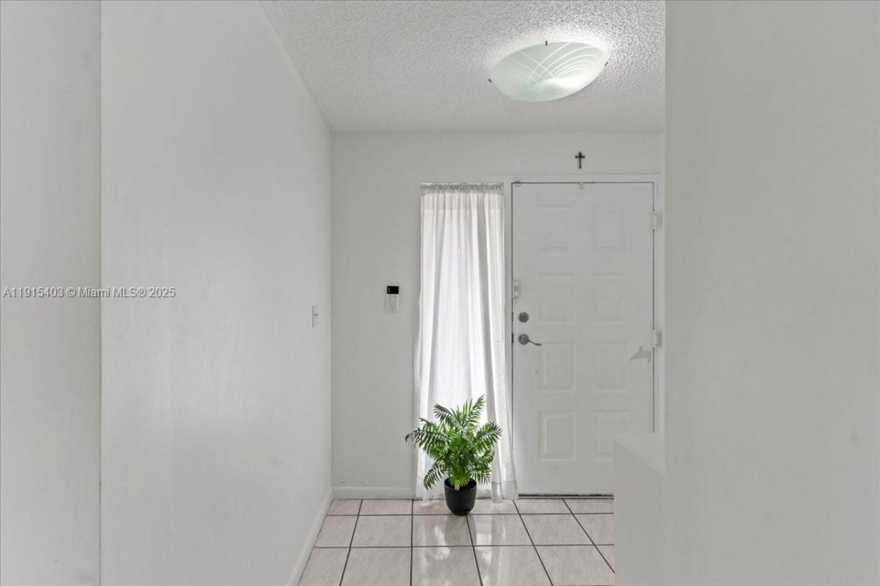 10014 Hammocks Blvd, Unit 204-4, Miami, FL 33196 Photo