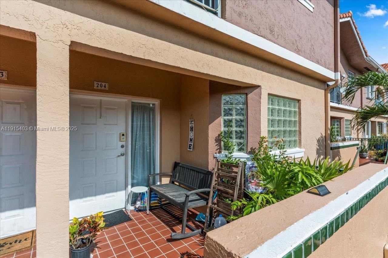 10014 Hammocks Blvd, Unit 204-4, Miami, FL 33196 Photo